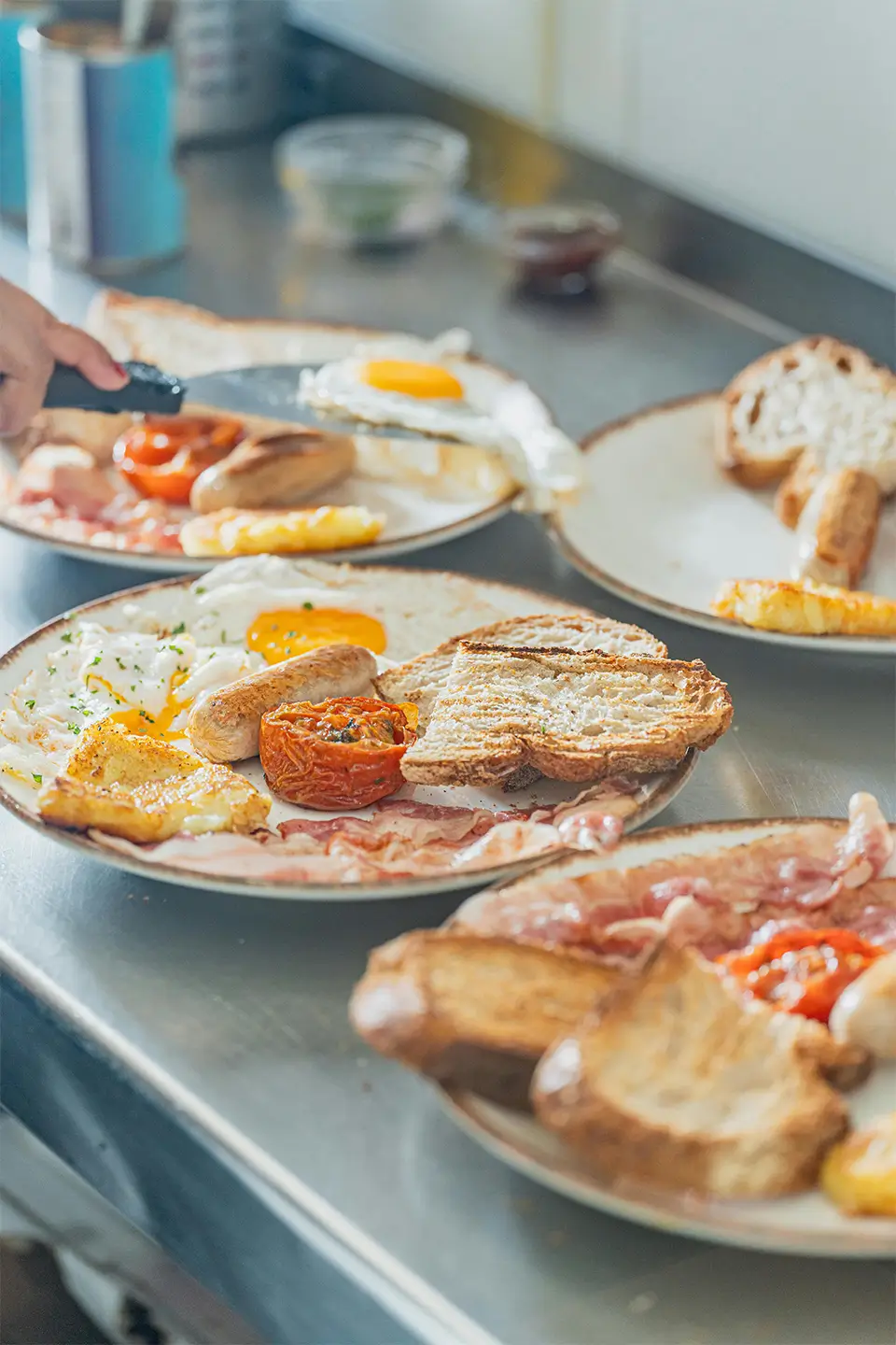 Healthy breakfast ideas including oatmeal, avocado toast and smoothie bowls